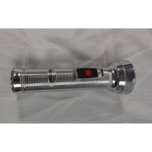 Eveready Captain Flashlight Vintage Chrome Ribbed Metal Silver 7.5 Inch